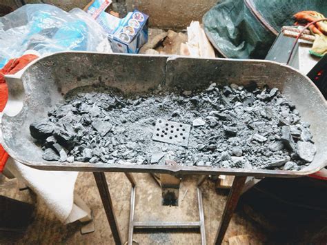 Because a coal forge isn't enclosed like most gas forges, it can be easier to find the right position to heat your metal. Homemade Bottom Blast Charcoal(?) Forge - Solid Fuel Forges - I Forge Iron