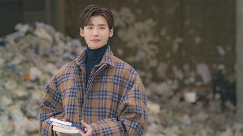 La serie coreana de 2004 tuvo tres juegos empatados. Si buscas una comedia romántica en Netflix, dale una oportunidad a Romance is a bonus book