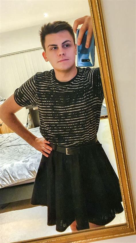 Pin By Anon Ymous On Gender Fluid Style Men Wearing Dresses Babes Wearing Skirts Gender Fluid
