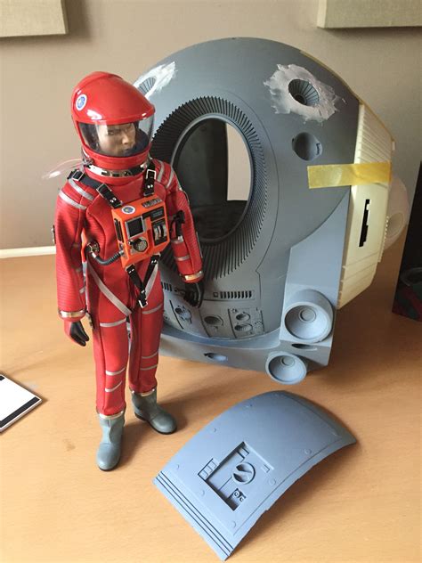 Игры на пк » экшены » orange cast: 2001 pod from the Discovery. Large scale model. | 2001 a space odyssey, Space crafts, Space odyssey