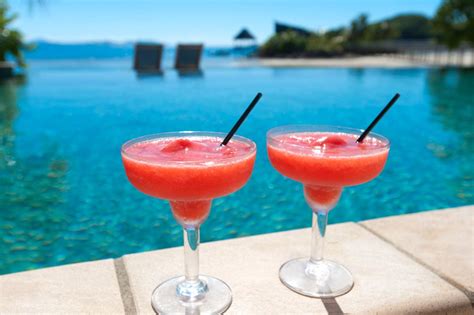 A Completely Subjective Ranking Of Beach Cocktails From Best To Worst Huffpost Life