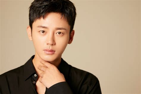 사진아역 배우부터 연기 15년차인 배우 문가. 공식 배우 이지훈, 지트리크리에이티브와 전속계약 ...