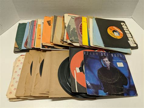Large Lot Of 50 45 Rpm Records Country 60s And 70s Vinyl Records