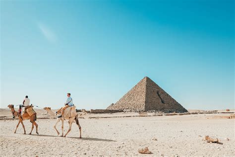 A Guide To Visiting The Great Pyramids Of Giza Egypt Eleonore Everywhere