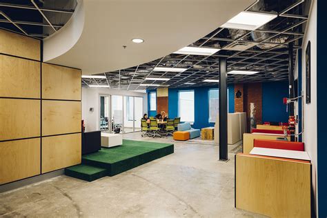 The united parcel service store network is the largest franchisor of retail shipping, printing, postal, and business service centers in the world. Hashtag | Desks Near Me