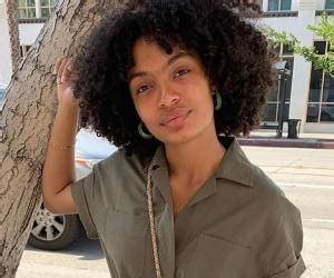 Yara Shahidi Biography - Facts, Childhood, Family Life & Achievements