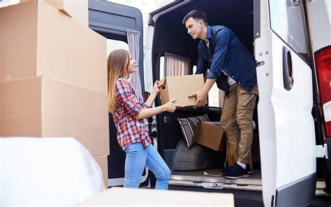How To Pack Clothes For Moving Organizing Your Move Kerb Local And