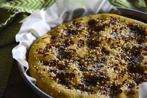 Focaccia di farina di mais con spinaci e semi misti: a tu per tu con