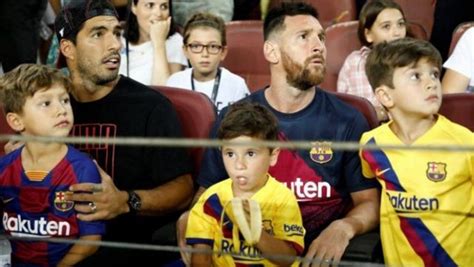 As the publication of the recent copa américa champion shows, mateo, thiago and the cousin of the footballer's children play a round in the garden of the house. Video: el gracioso gesto de Mateo Messi tras un gol del ...