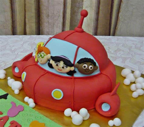 For some additional little einsteins party decorations. Rocket Ship Cakes - Decoration Ideas | Little Birthday Cakes