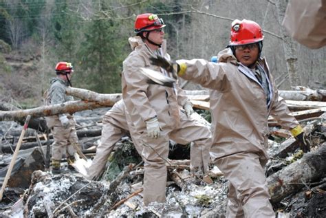 Washington Officials All But Abandon Hope Of Finding Mudslide Survivors Keep Death Toll At 17