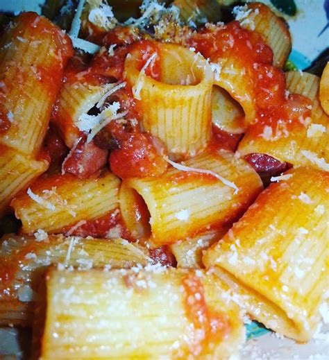 Sugo allo speck (ingredienti per 4 persone). Mezze maniche con sugo allo speck | A tavola con Barbara