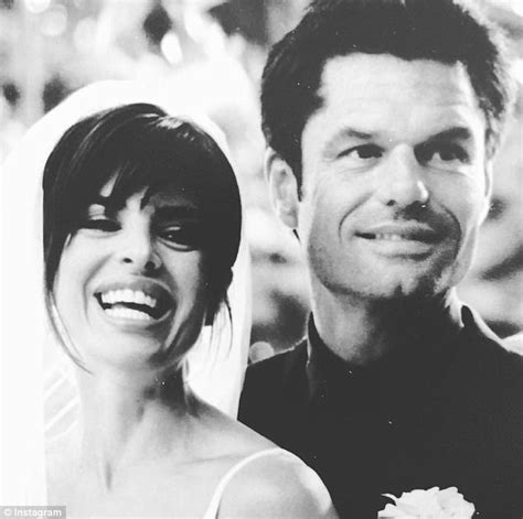 Lisa Rinna Shares Wedding Day Snap From 20 Years Ago Daily Mail Online