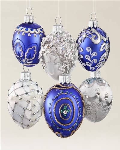 The gold glass balls are. Which Christmas Decorating Theme Is Perfect For Your ...