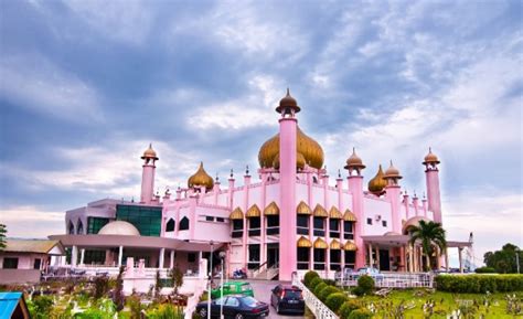Bagi anda pecinta wisata horor, ada banyak tempat dikenal sebagai tempat berhantu. 10 Tempat Wisata di Kuching Paling Terkenal - WARGA NEGARA ...
