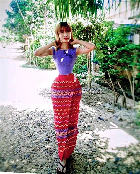 Myanmar Girl Su Mo Mo Naing Traditional Dresses Girl Dresses
