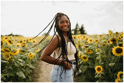 Lauryn Sunflower Field Senior Pictures — Jasmine J Photography