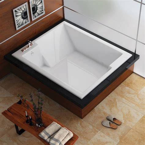 Center drain soaker tub in white. Americh Confidence 7260 Tub | CF7260 Whirlpool, Air or Soaking