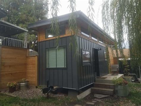 Son Designs And Builds Tiny House For His Mom Small Tiny House Tiny