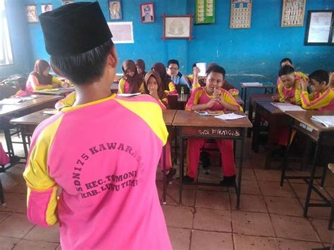 Memberitahukan orangtua jika menemukan uang yang terjatuh di lingkungan rumah contoh perilaku jujur di lingkungan keluarga adalah memberitahukan orangtua jika. Contoh Sikap Percaya Diri Di Sekolah - Berbagai Contoh