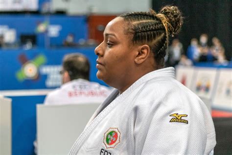 Quanto ao mundial de judo, que decorrerá entre 6 a 13 de junho em budapeste, nunes afirma que será «um ótimo teste». JudoInside - Rochele Nunes Judoka