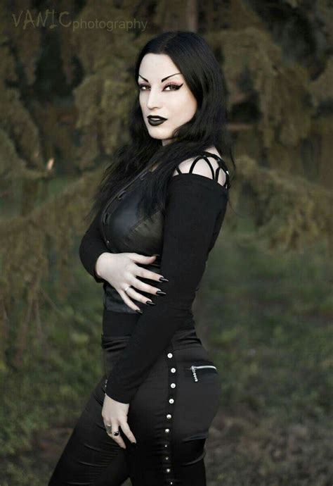 pin by † red vampire woman vampiress on kali noir diamond model goth beauty gothic girls