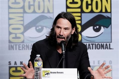 Keanu Reeves Desembarca No Brasil Para Divulgação De Novo Filme Na Ccxp22 Jovem Pan