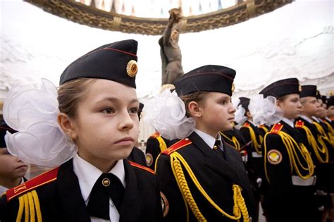 Photos Of An Elite Russian Military School For Young Girls The New York Times
