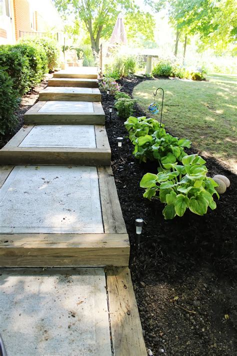 Immensely popular style among the modern generation! DIY Garden Stepping Stones - Page 6 of 7 - My List of Lists