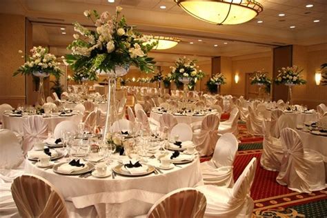 Doubletree By Hilton Cleveland East Beachwood Reception Venues The Knot