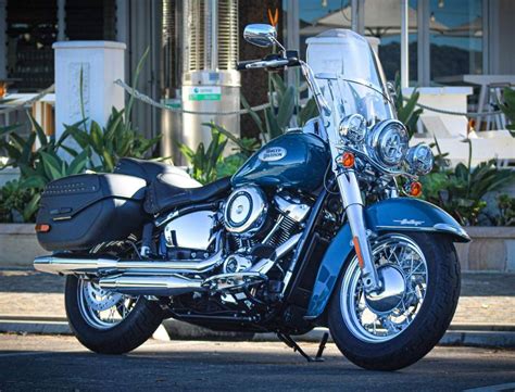 2021 Harley-Davidson Heritage Classic 107 (bike review)