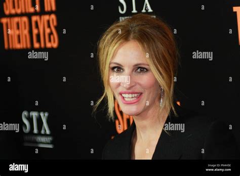 Julia Roberts At The Premiere Of Secret In Their Eyes Held At The