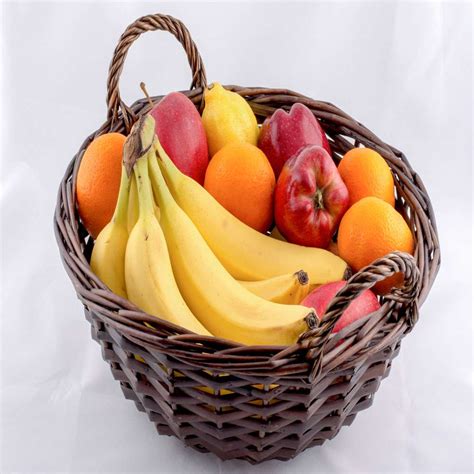 This is one of the best gift for girlfriend under 500rs which you can. Healthy Mixed Fruits Combo @ Best Price | Giftacrossindia