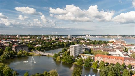 3,901) is a thriving community in eastern wisconsin that prides itself on progress while maintaining the values of small town living. Tipps für einen Besuch in Kiel | NDR.de - Ratgeber - Reise ...