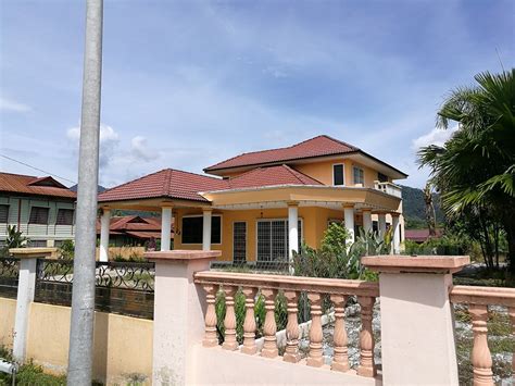 Maybe you would like to learn more about one of these? Ejen Hartanah Perak: Banglo 1.5 tingkat Di Manjoi Untuk Dijual