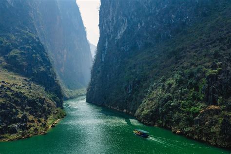 Ha Giang Loop Tour & Excursion By Motorbike 2023 (3 day 2 night)