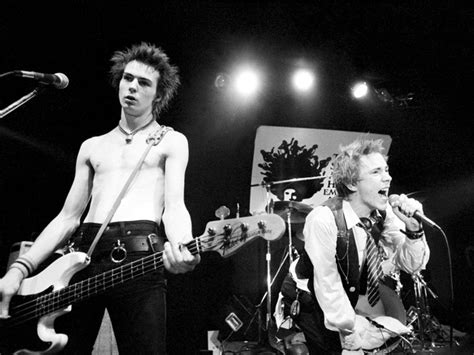sex pistols sid vicious john lydon stage punk rock band 32x24 wall print poster art posters