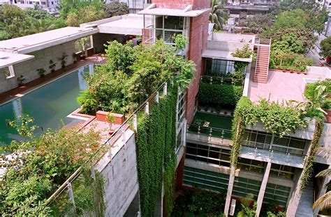 Avec un appartement qui donne sur les toits entièrement satisfaite de sa prestation, je recommande sans hésiter terrasse et jardin de paris. Solution pour faire un jardin sur son toit | Blog écolo
