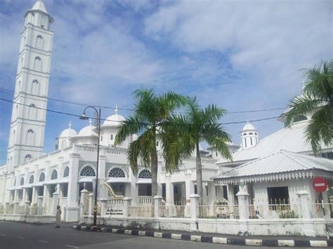 Lot 004023, hotel grand continental jalan sultan zainal abidin | daerah 8, kuala terengganu 20000, μαλαισία. Masjid Sultan Zainal Abidin in Kuala Terengganu | Ferry ...
