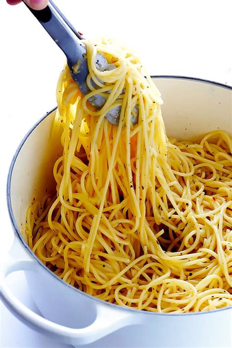 Garlic Lovers' Spaghetti | Gimme Some Oven | Bloglovin'