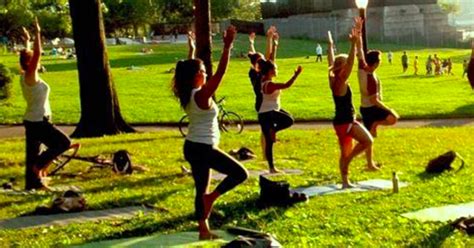 Free Yoga At The Park In Los Angeles At Studio City