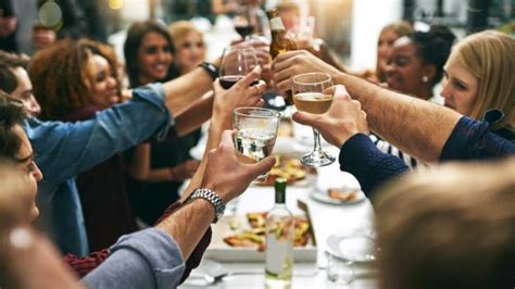 Alcohol And Dementia Is Moderate Drinking Safe Bbc News