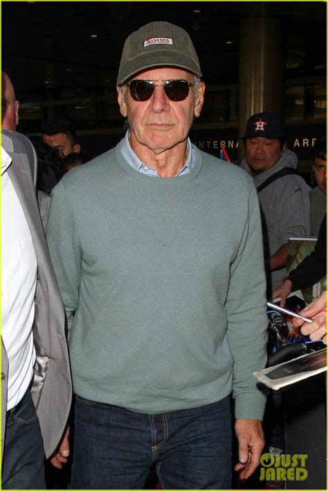 Harrison Ford Arrives Back In La After Star Wars Uk Premiere Photo