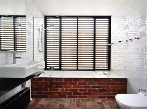 Klicken sie auf die verschiedenen überschriften, um mehr zu erfahren. Kleine und moderne Badezimmer mit Badewanne - fresHouse
