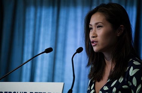 Susan Li Wiki Bio Married Salary Cnbc Age Legs Height