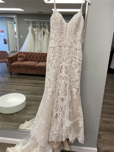 allure bridals style l557 sample wedding dress stillwhite