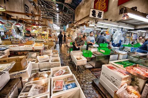 Tsukiji Fish Market The Busiest Market In The Planet Travelience