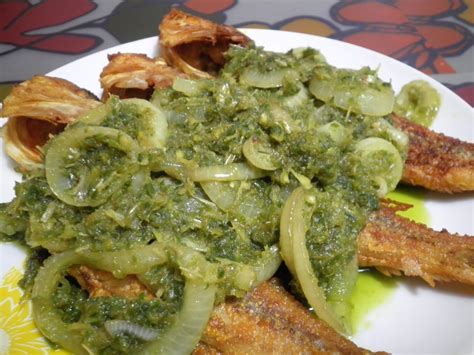 Lumurkan ikan cencaru dengan garam kunyit dan digoreng sederhana masak. Khai's Sedap-Sedapan: Ikan Kerisi Goreng Sambal Hijau
