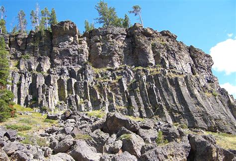 Obsidian cliff, also known as 48ye433, was an important source of lithic materials for prehistoric peoples in yellowstone national park near. OBSIDIAN CLIFF | The famous Obsidian Cliff in Yellowstone ...