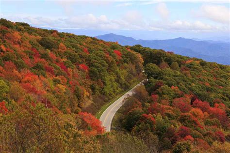 18 Prettiest Places For Fall Foliage In Tennessee